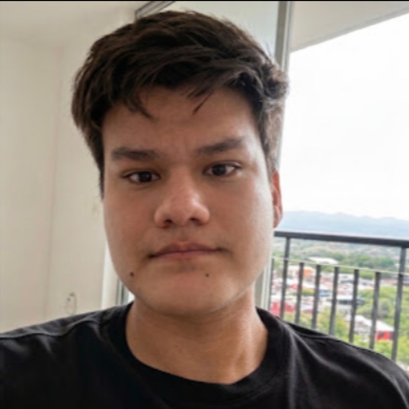 Retrato de Jhon Steven Alvarez Ruiz, economista y analista de datos en Neiva, Colombia